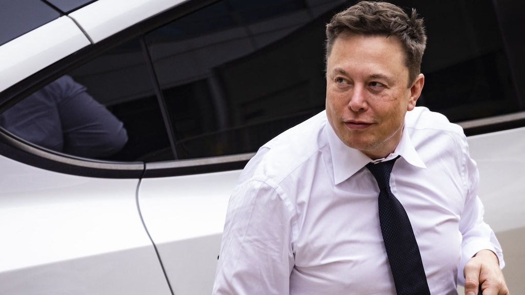 Elon Musk Twitter deal closes, CEO fired